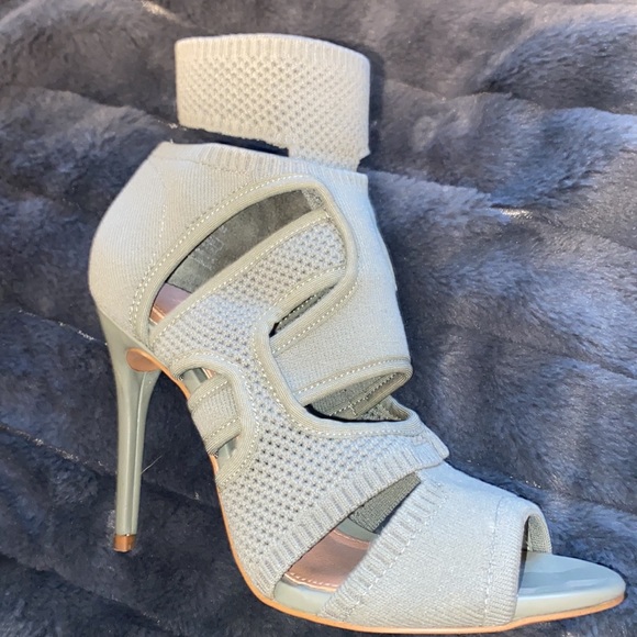 KHAKI ZARA HEELS - Picture 6 of 9